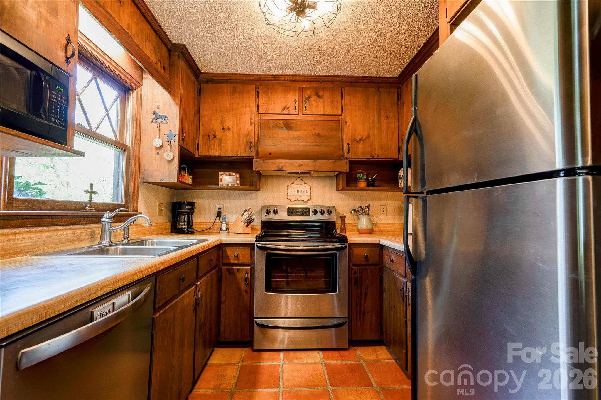 Kitchen - 225 Hicks Hill Road, Lawndale