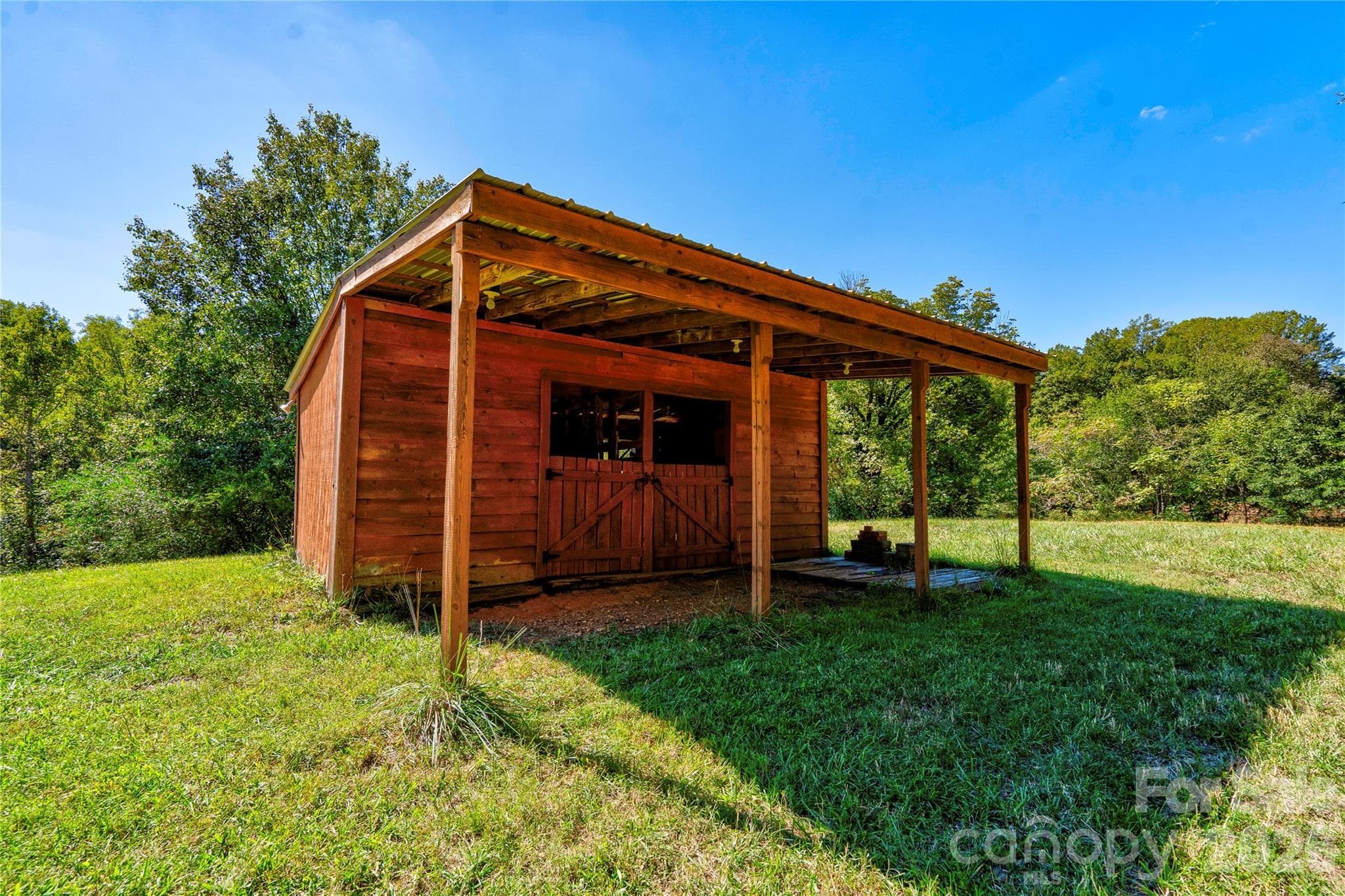 2 Stall Barn - 225 Hicks Hill Road, Lawndale
