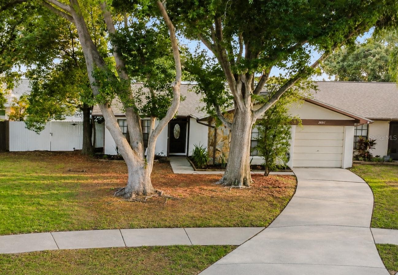 Villa at 2031 DOVER CT, OLDSMAR, photo 4 of 19
