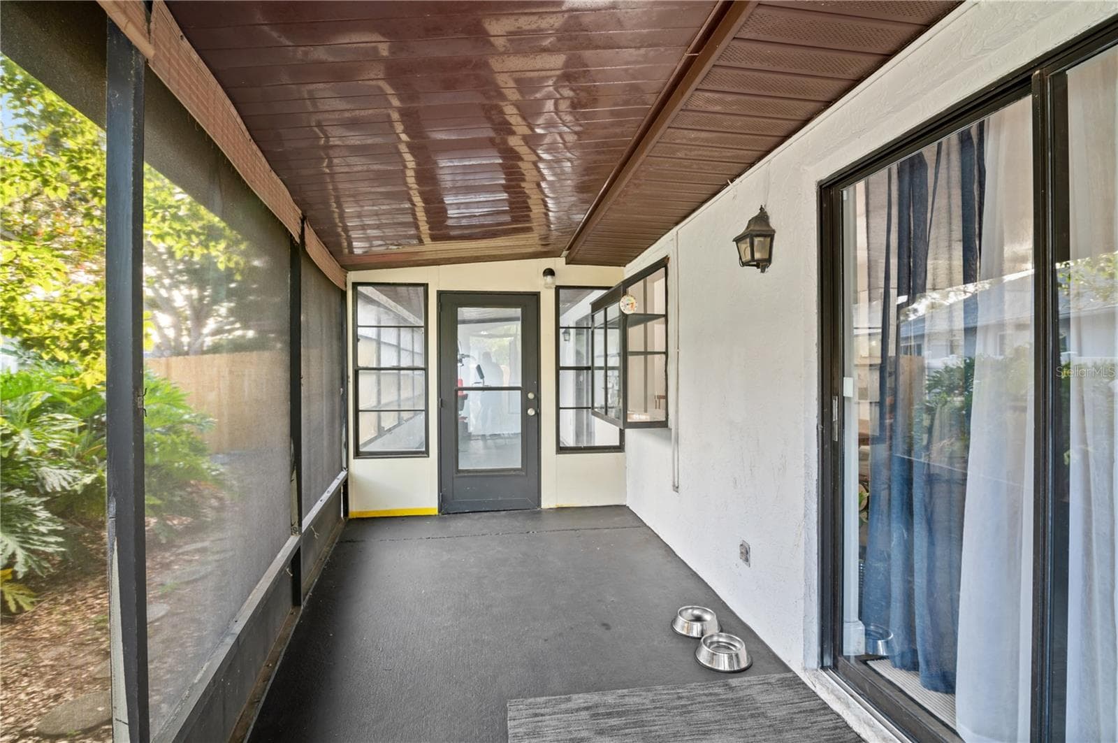 Lanai - 2031 DOVER CT, OLDSMAR
