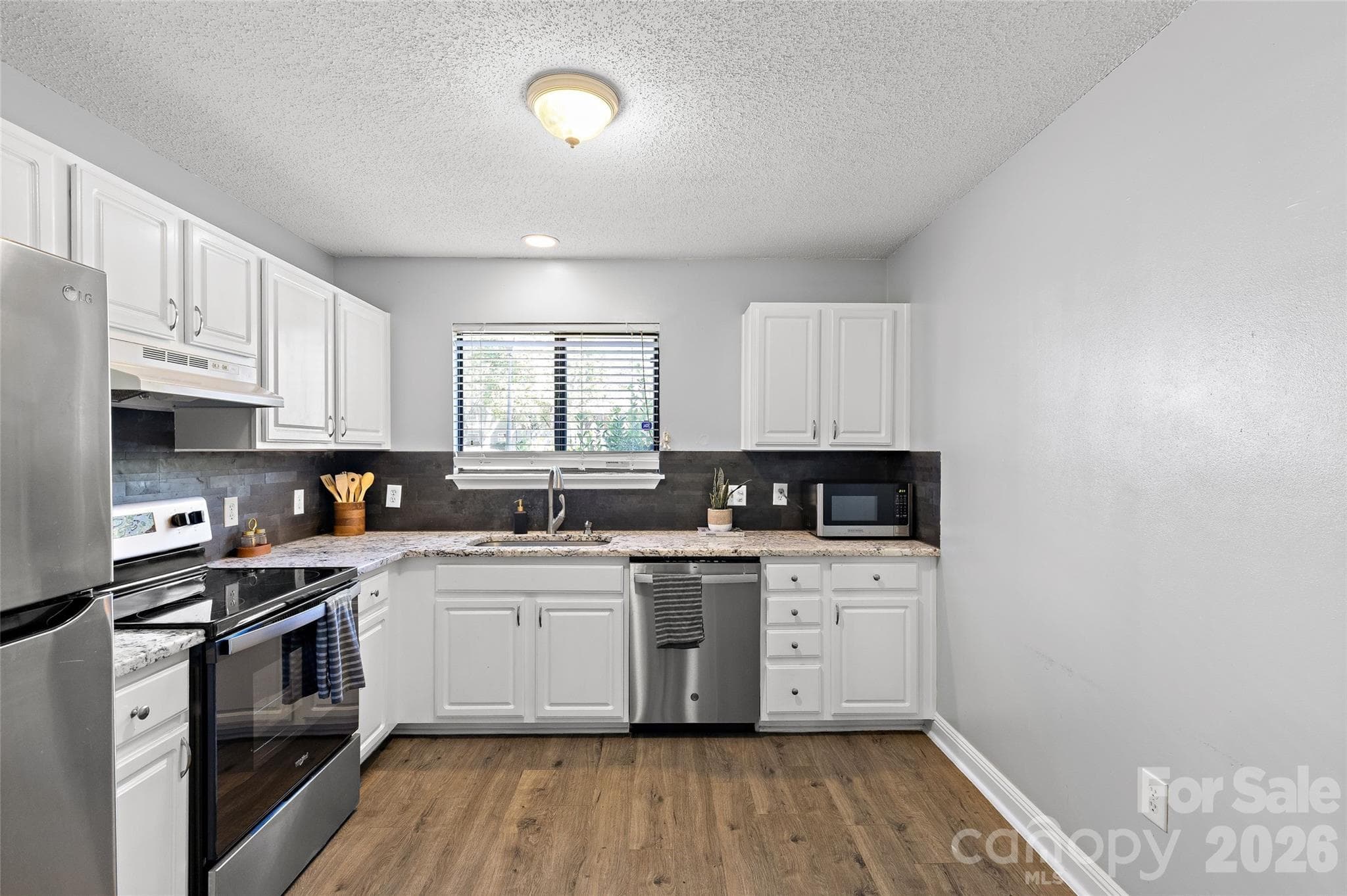 Condominium at 3009 Heathstead Place, Charlotte, photo 3 of 37