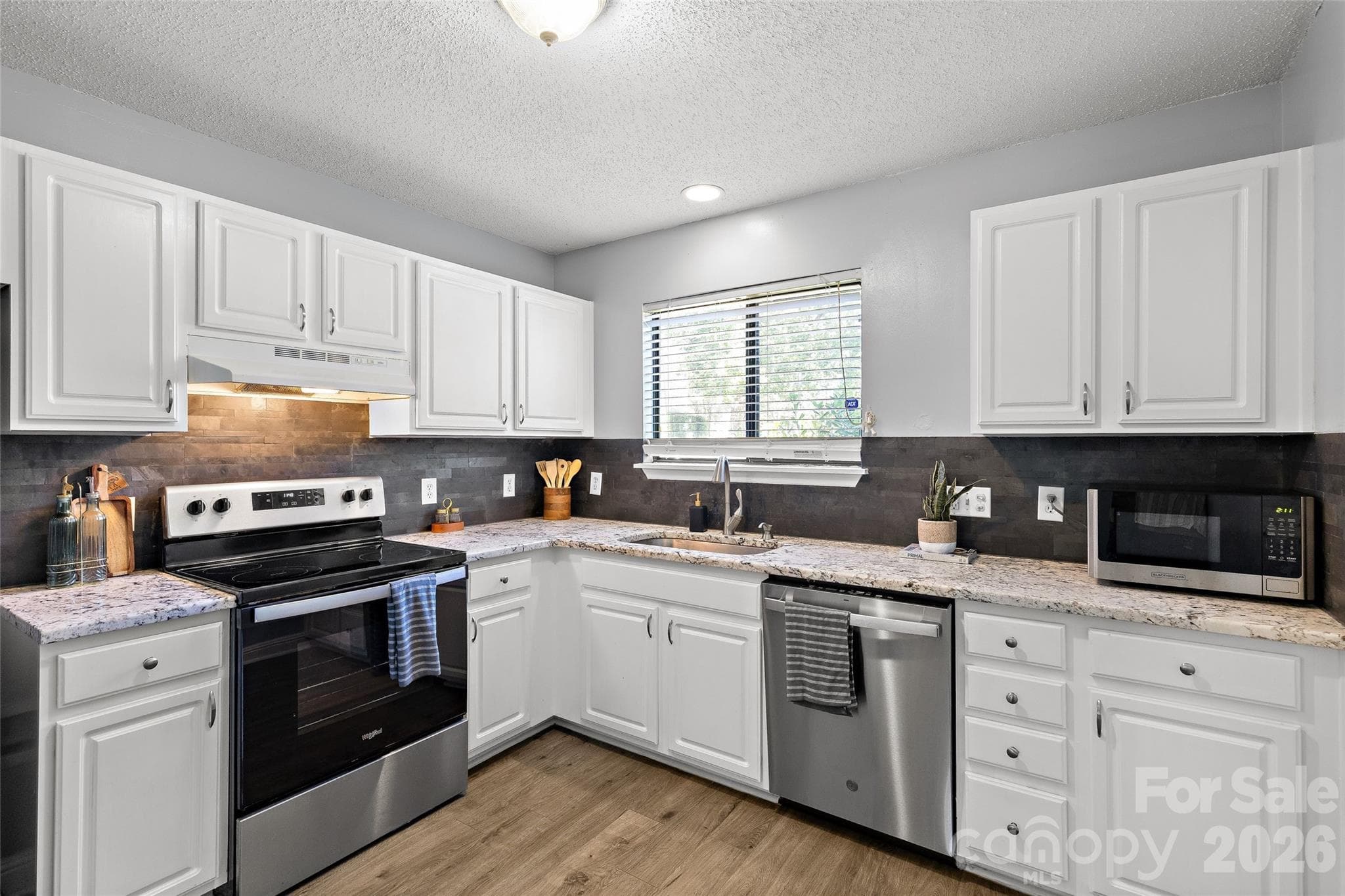 Condominium at 3009 Heathstead Place, Charlotte, photo 4 of 37