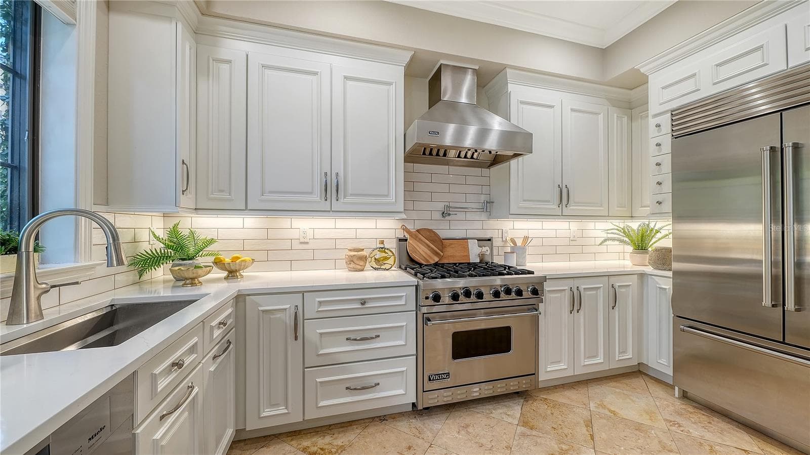 Townhouse at 1513 OAK ST #18, SARASOTA, photo 11 of 50