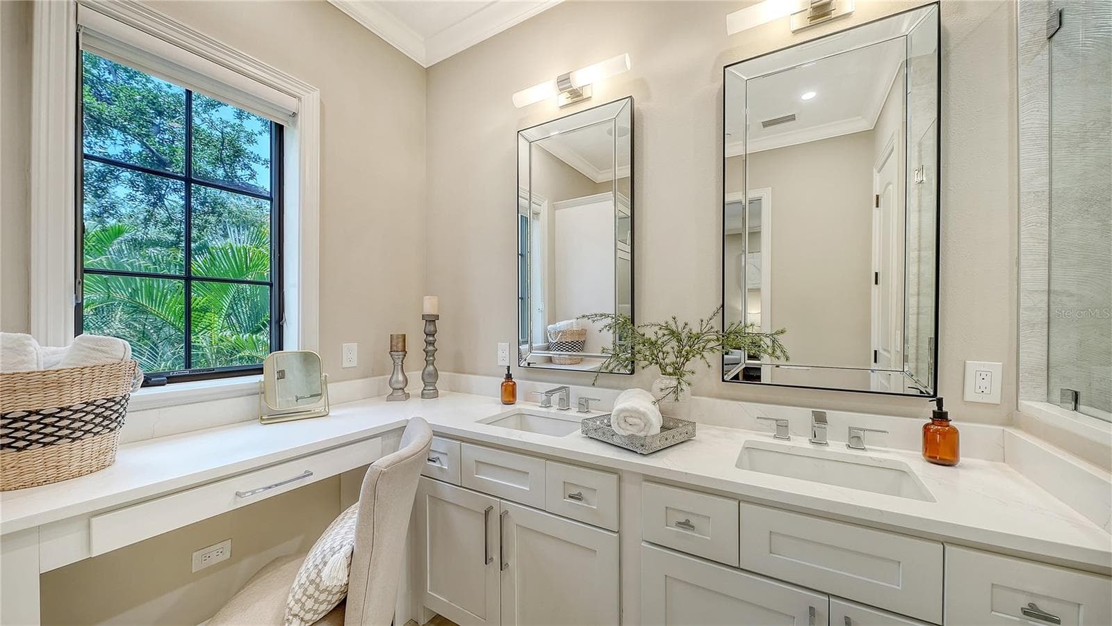 Townhouse at 1513 OAK ST #18, SARASOTA, photo 29 of 50