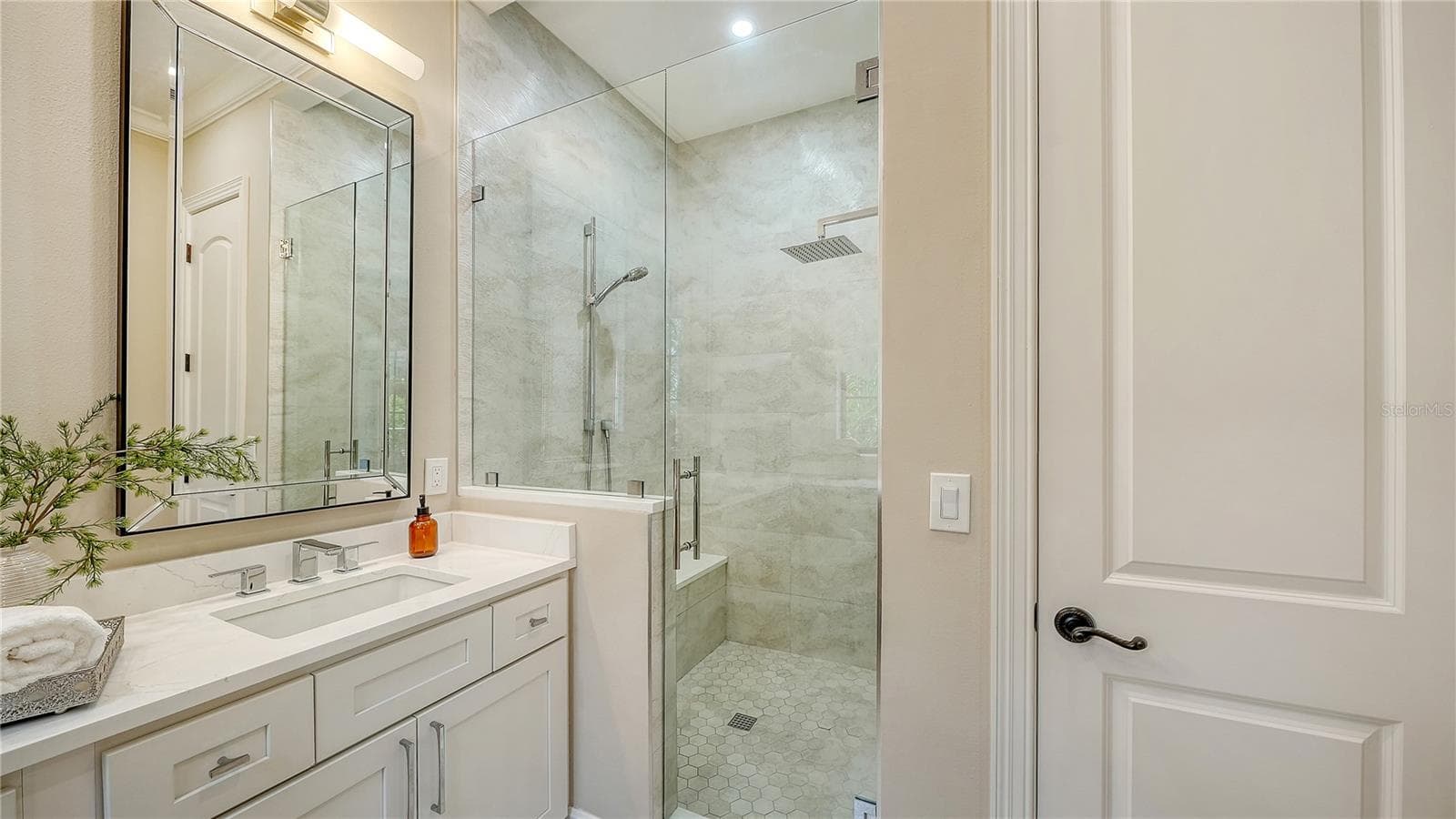 Townhouse at 1513 OAK ST #18, SARASOTA, photo 30 of 50