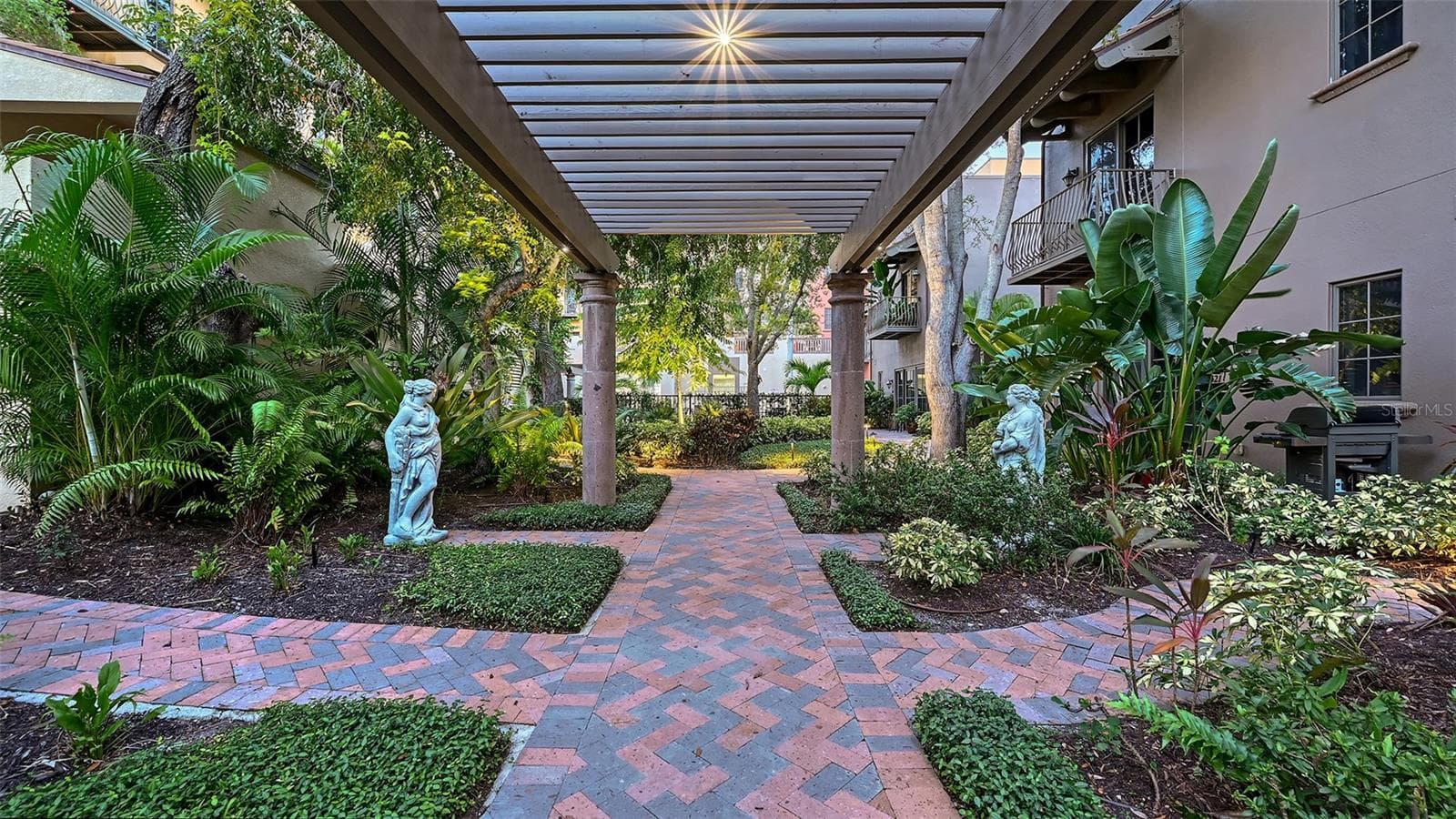 Townhouse at 1513 OAK ST #18, SARASOTA, photo 43 of 50