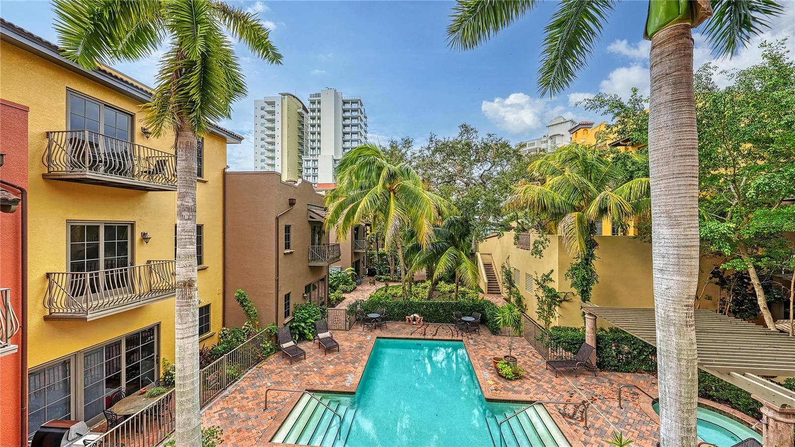 Townhouse at 1513 OAK ST #18, SARASOTA, photo 45 of 50