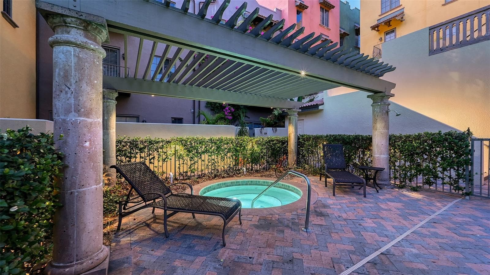Townhouse at 1513 OAK ST #18, SARASOTA, photo 47 of 50