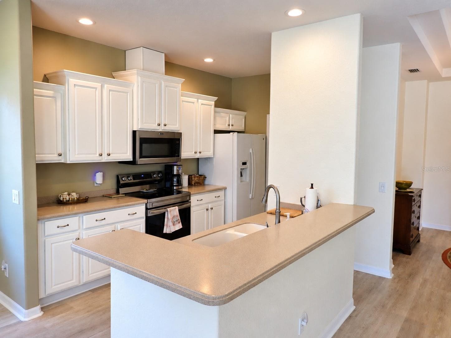Single Family Residence at 11500 DANCING RIVER DR, VENICE, photo 4 of 14