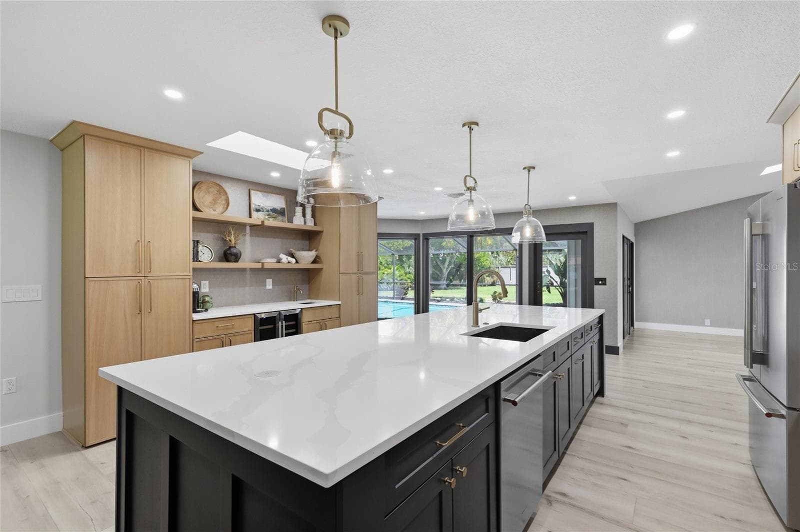 Kitchen- gorgeous quartz countertops - 1411 70TH ST NW, BRADENTON