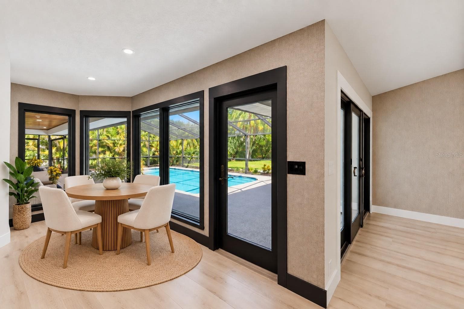 Eat-in area off kitchen - 1411 70TH ST NW, BRADENTON