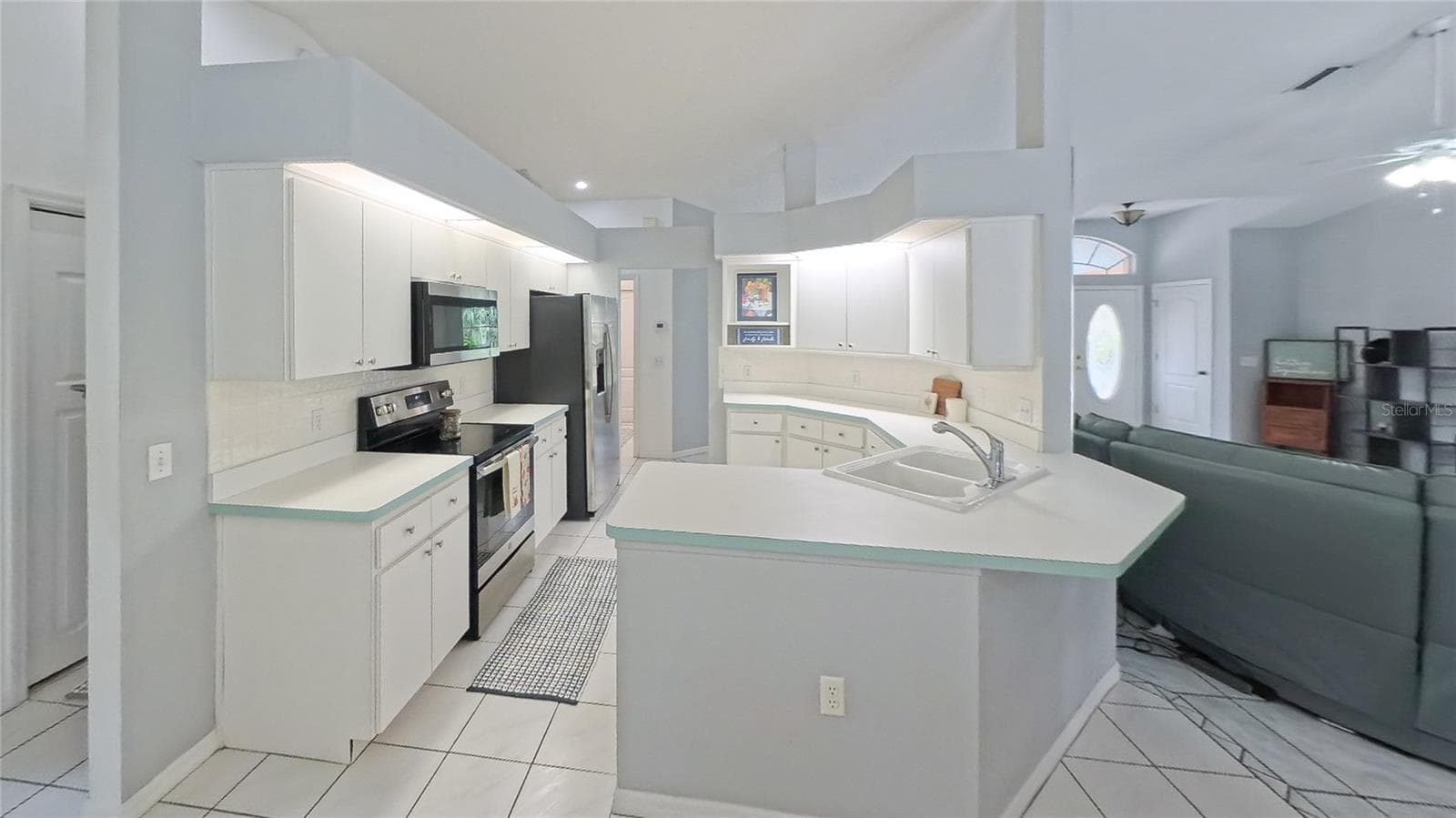 Single Family Residence at 26 MANGROVE CT S, HOMOSASSA, photo 9 of 31