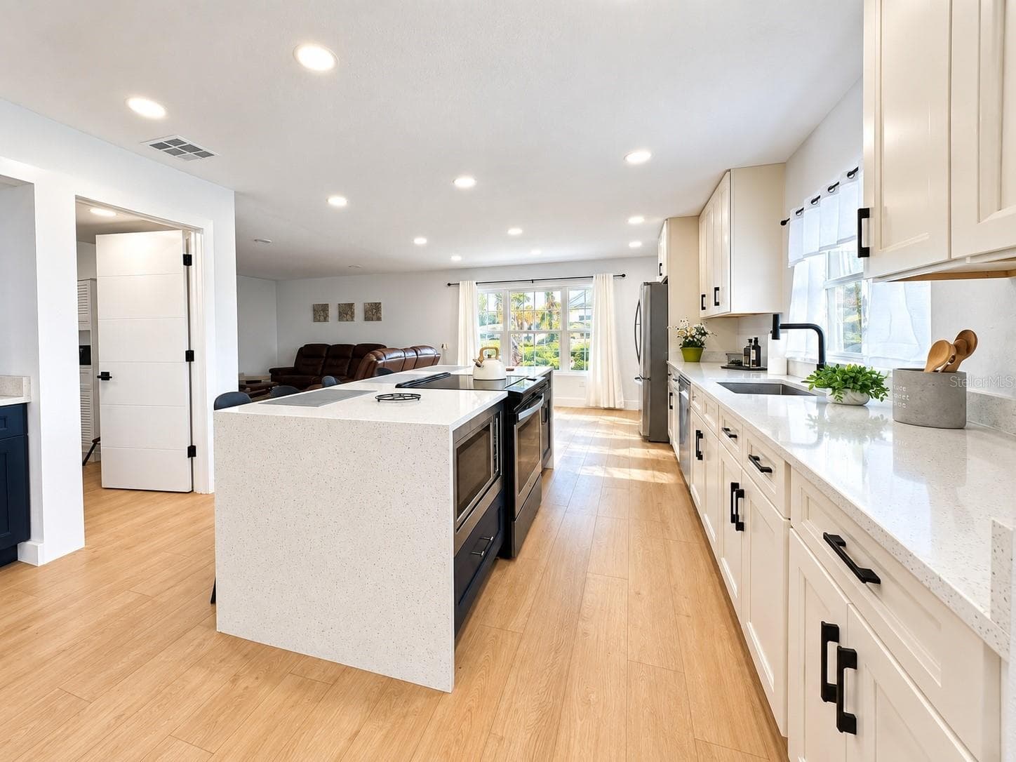 Single Family Residence at 2462 ALBANY DR, KISSIMMEE, photo 13 of 38
