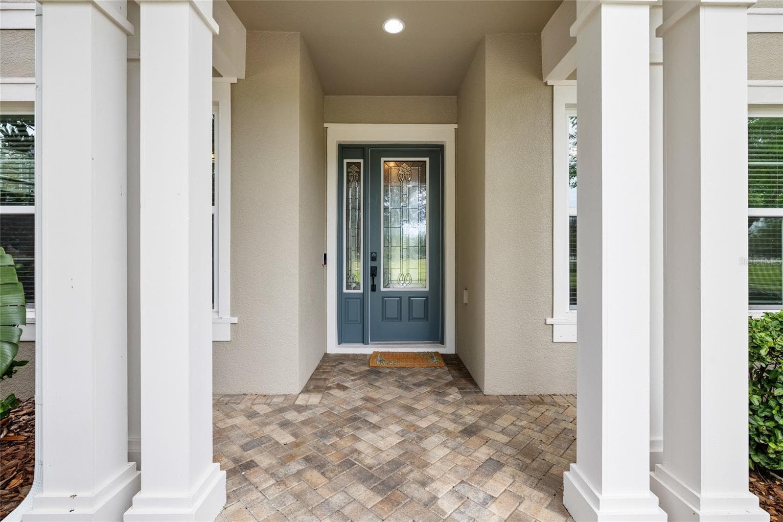 Charming Front Porch - 5914 SHELL RIDGE DR, LITHIA