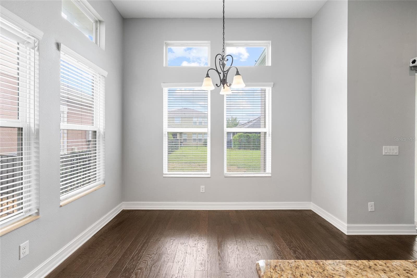 Breakfast Nook - 5914 SHELL RIDGE DR, LITHIA