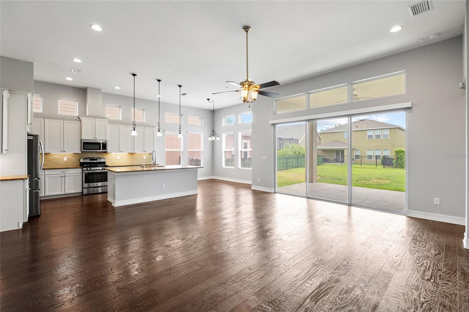 Living Room - 5914 SHELL RIDGE DR, LITHIA