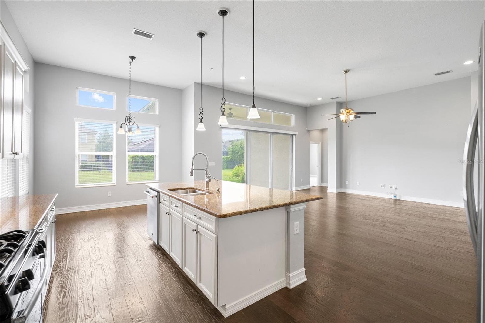 Kitchen Island - 5914 SHELL RIDGE DR, LITHIA