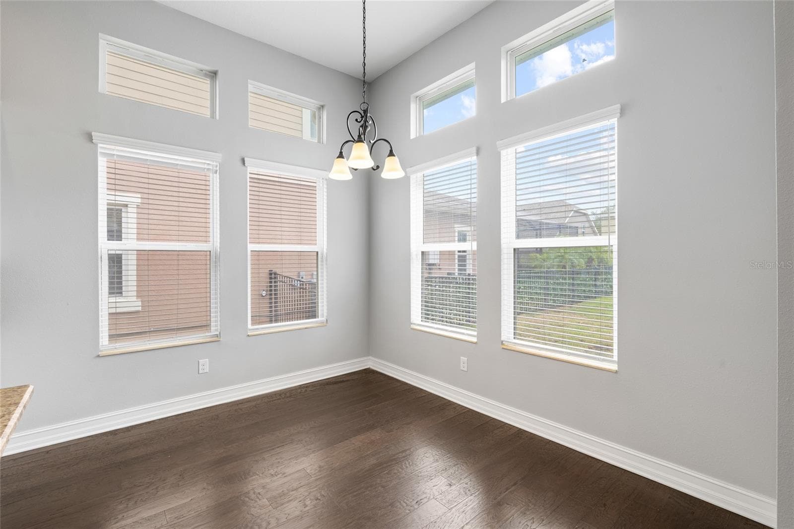 Breakfast Nook - 5914 SHELL RIDGE DR, LITHIA