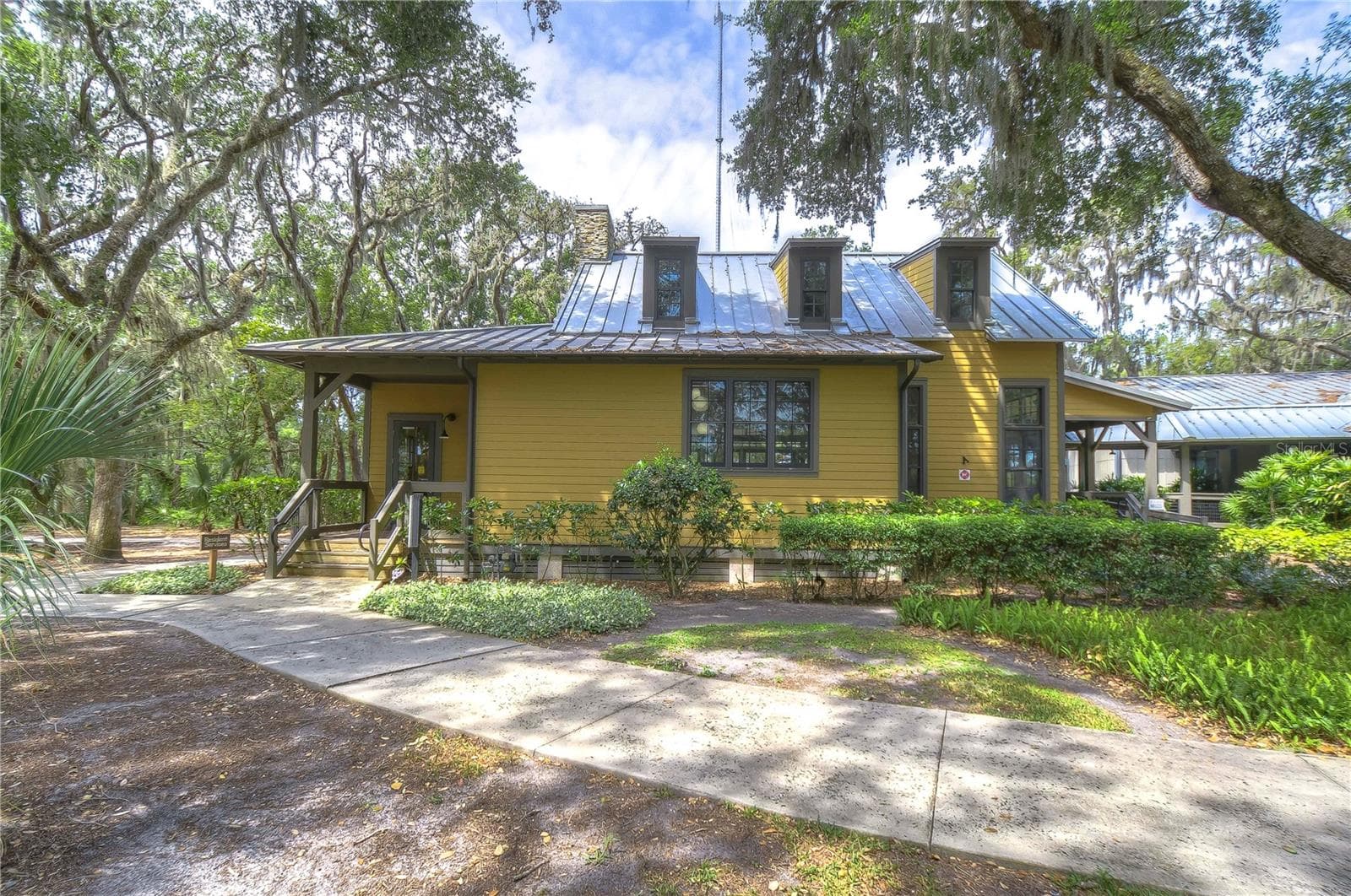 Single Family Residence at 5914 SHELL RIDGE DR, LITHIA, photo 98 of 100
