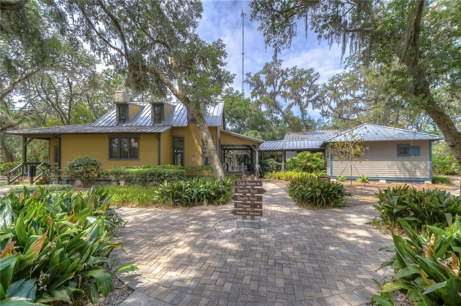 Single Family Residence at 5914 SHELL RIDGE DR, LITHIA, photo 100 of 100