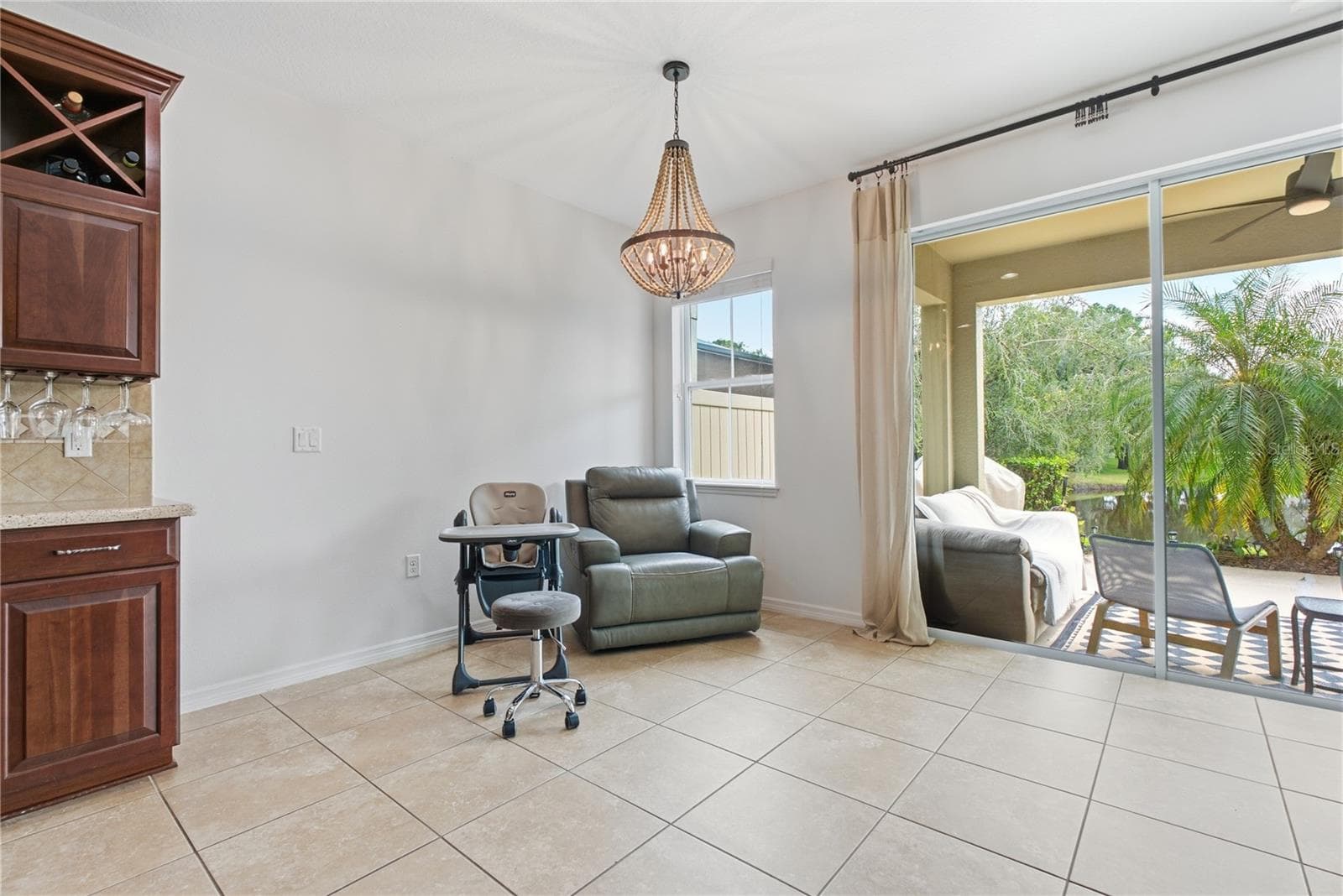 Breakfast Nook - 11722 CASA LAGO LN, TAMPA