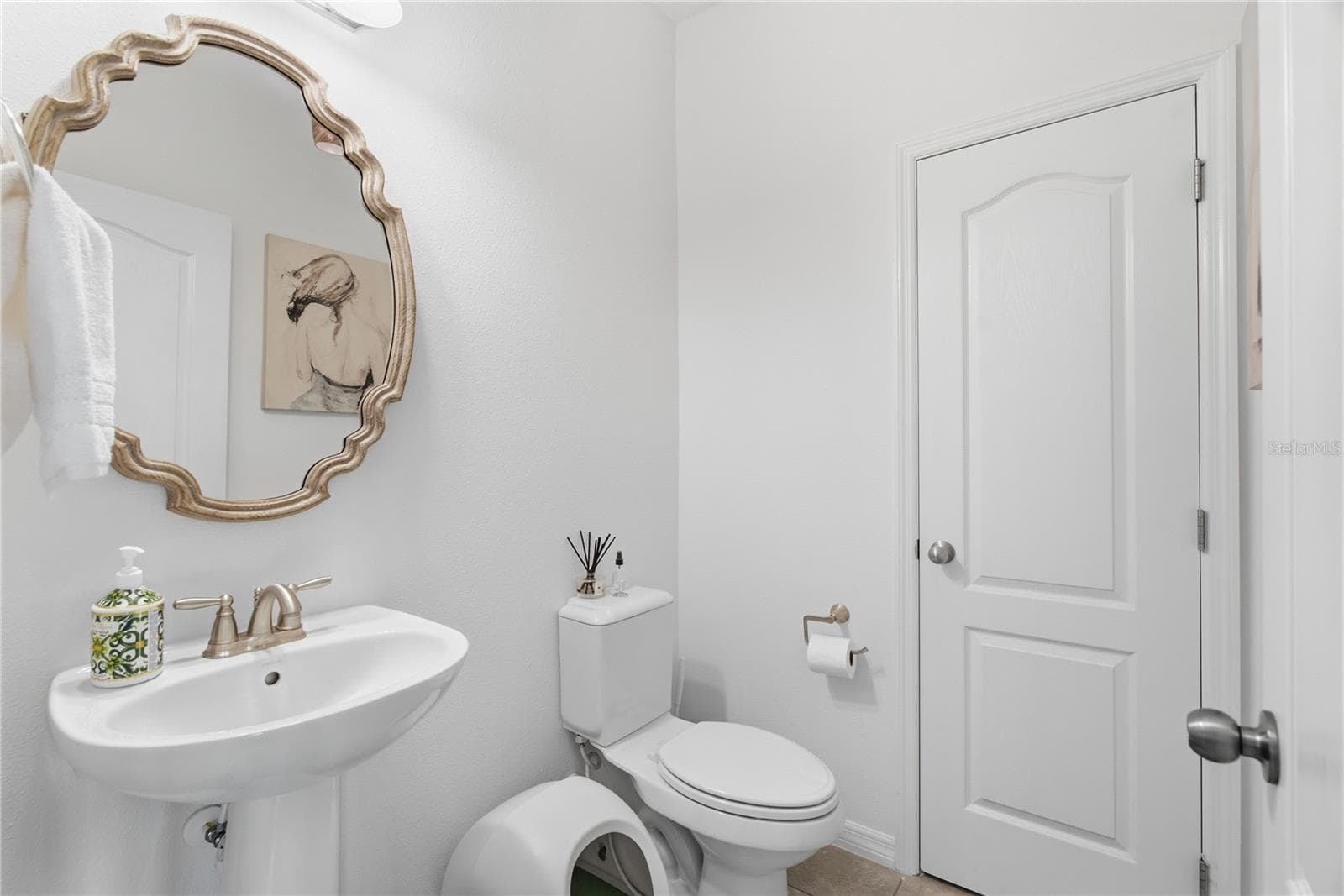 Downstairs bathroom - 11722 CASA LAGO LN, TAMPA