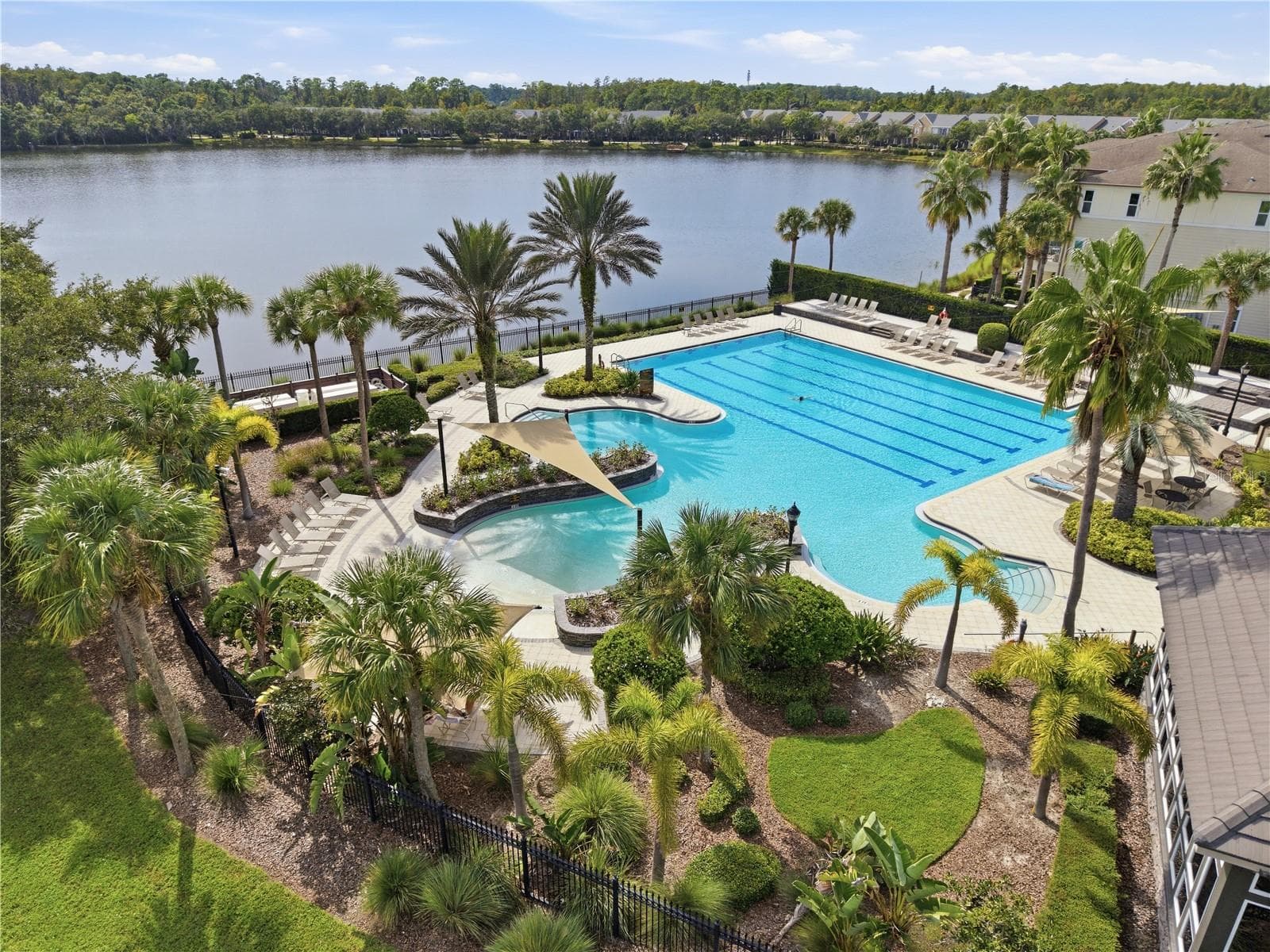 Clubhouse and pool - 11722 CASA LAGO LN, TAMPA
