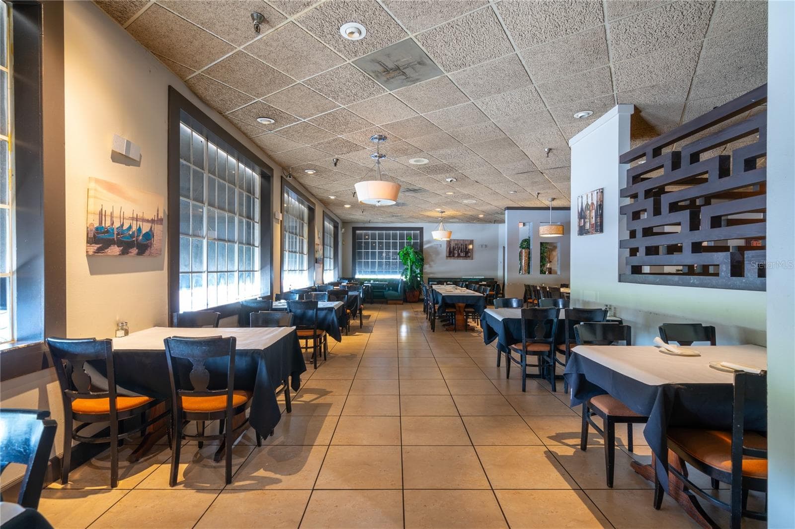 Restaurant at KISSIMMEE, photo 7 of 14
