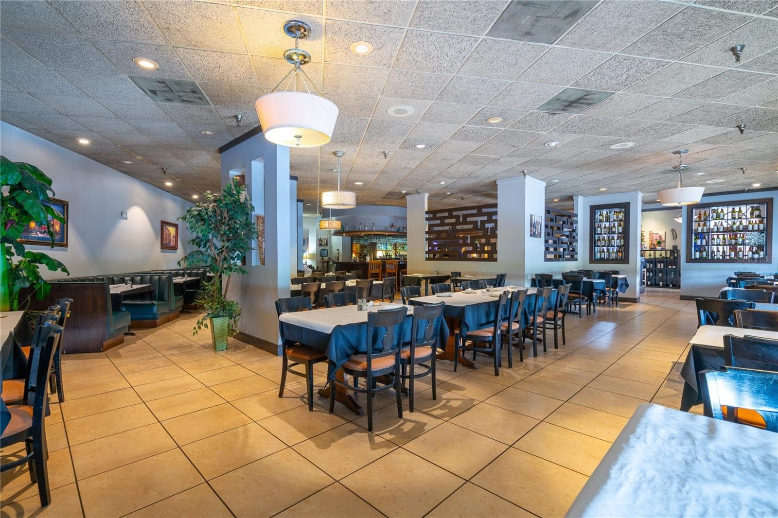 Restaurant at KISSIMMEE, photo 8 of 14