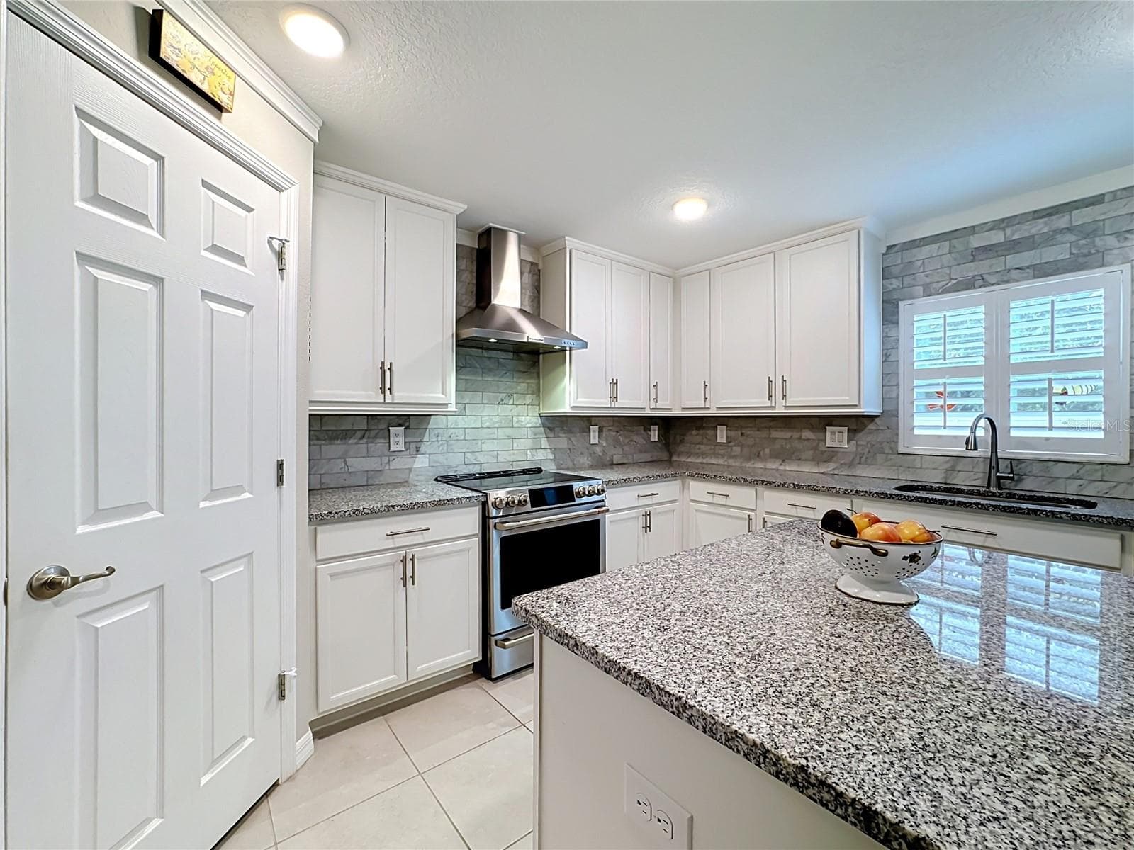 Single Family Residence at 16712 MOONER PLANK CIR, WIMAUMA, photo 17 of 57