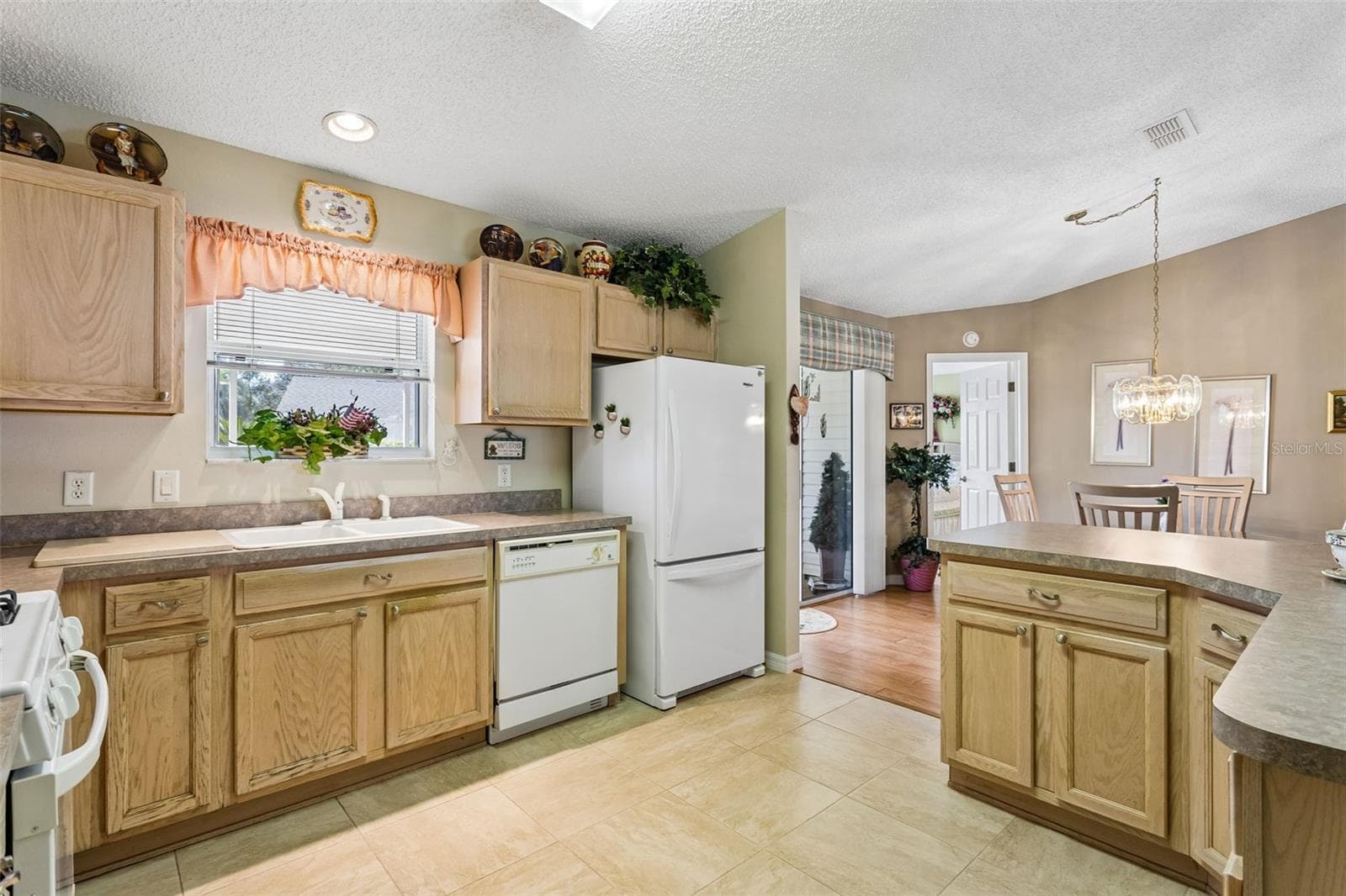 Single Family Residence at 1319 CARVELLO DR, THE VILLAGES, photo 5 of 15