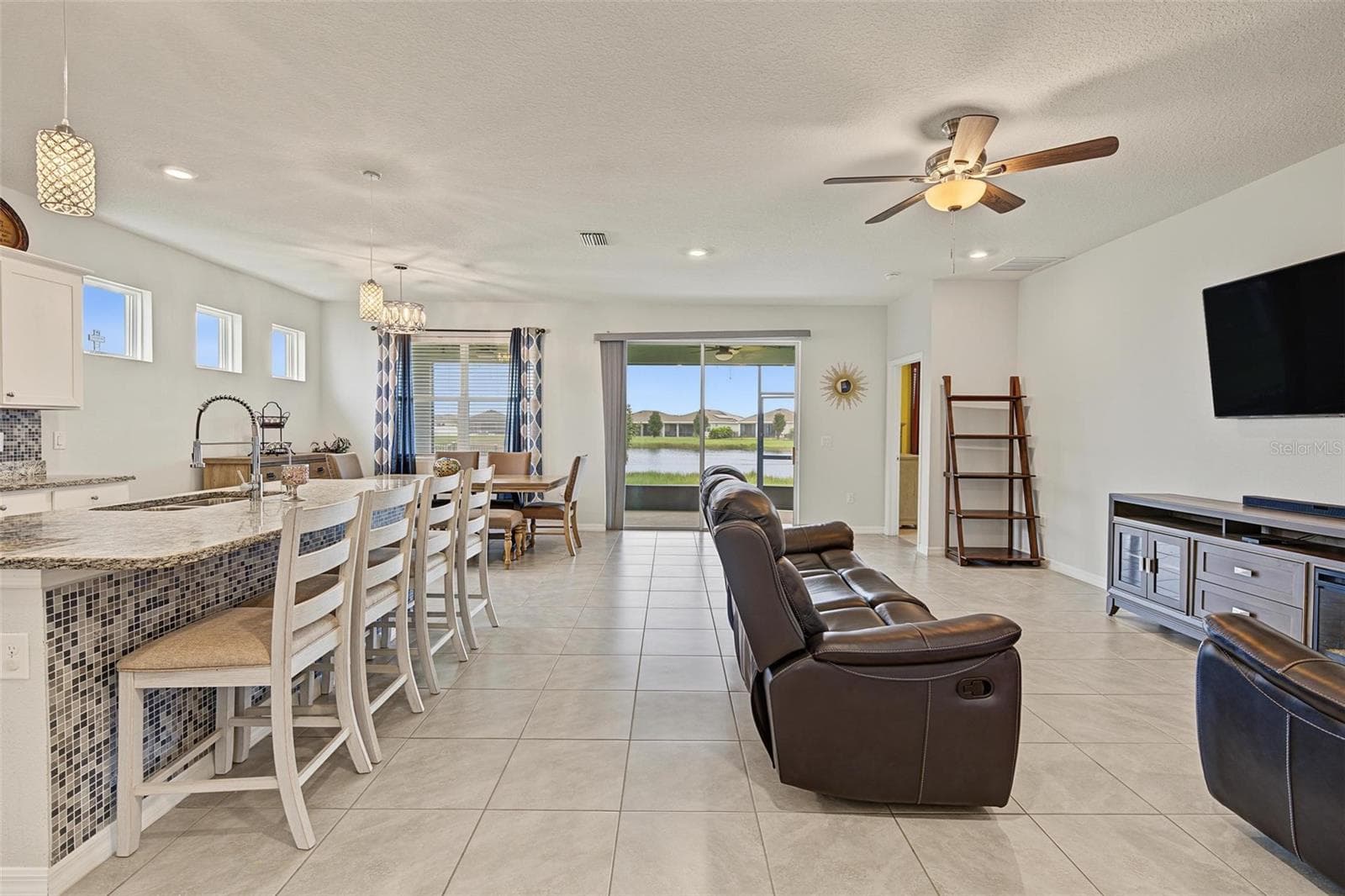 Single Family Residence at 13338 WATERLEAF GARDEN CIR, RIVERVIEW, photo 9 of 66