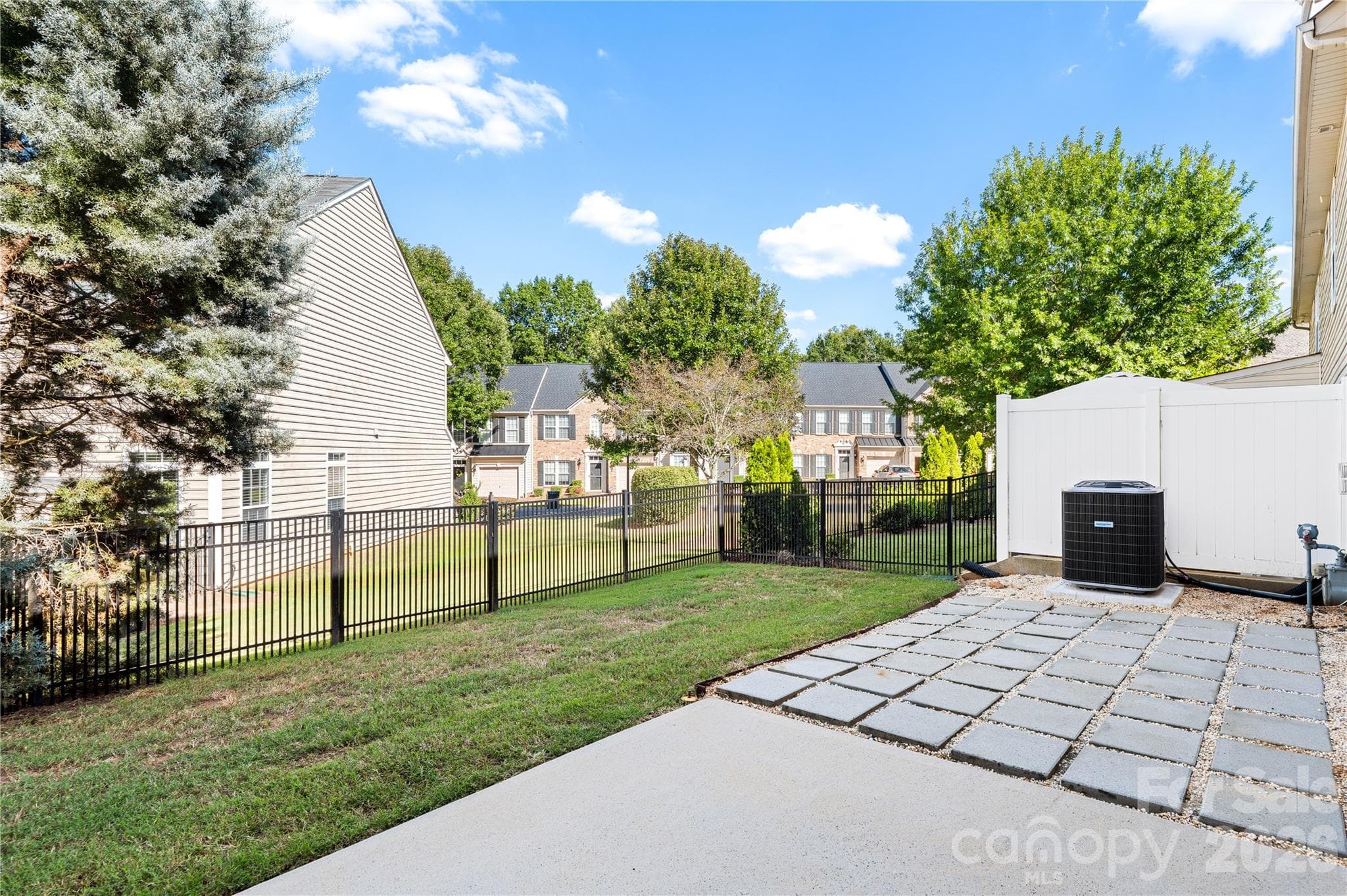 Townhouse at 4350 Park South Station Boulevard, Charlotte, photo 21 of 27