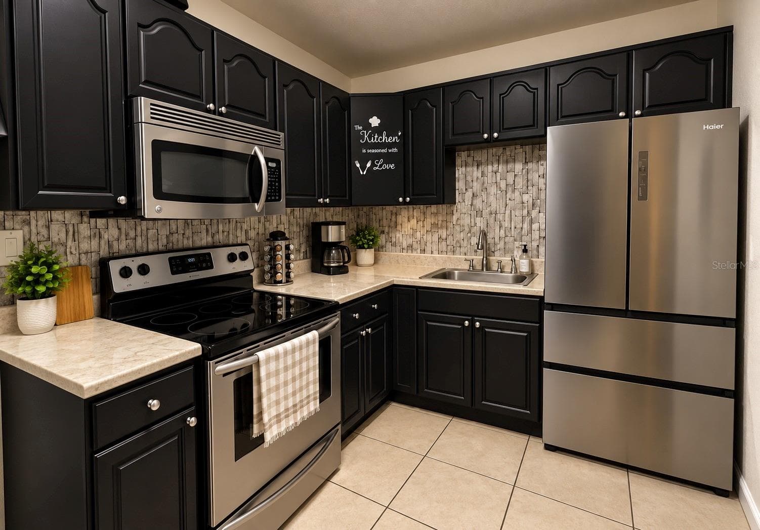 Single Family Residence at 800 DORADO AVE, ORLANDO, photo 8 of 11