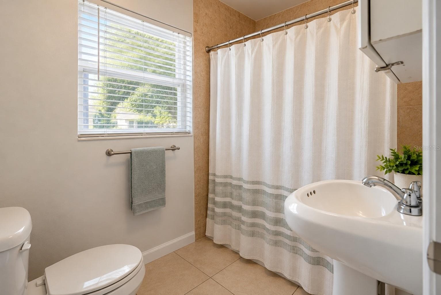 Single Family Residence at 800 DORADO AVE, ORLANDO, photo 10 of 11