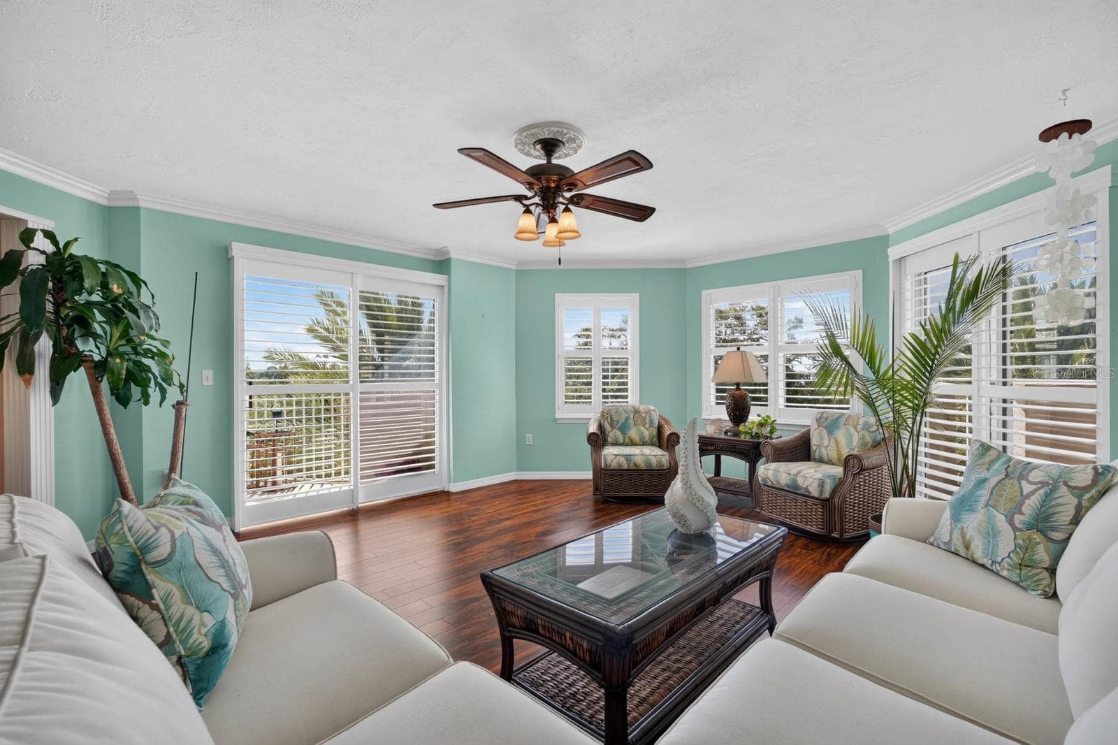 LIVING ROOM - 1 JOHN ANDERSON DR #301, ORMOND BEACH