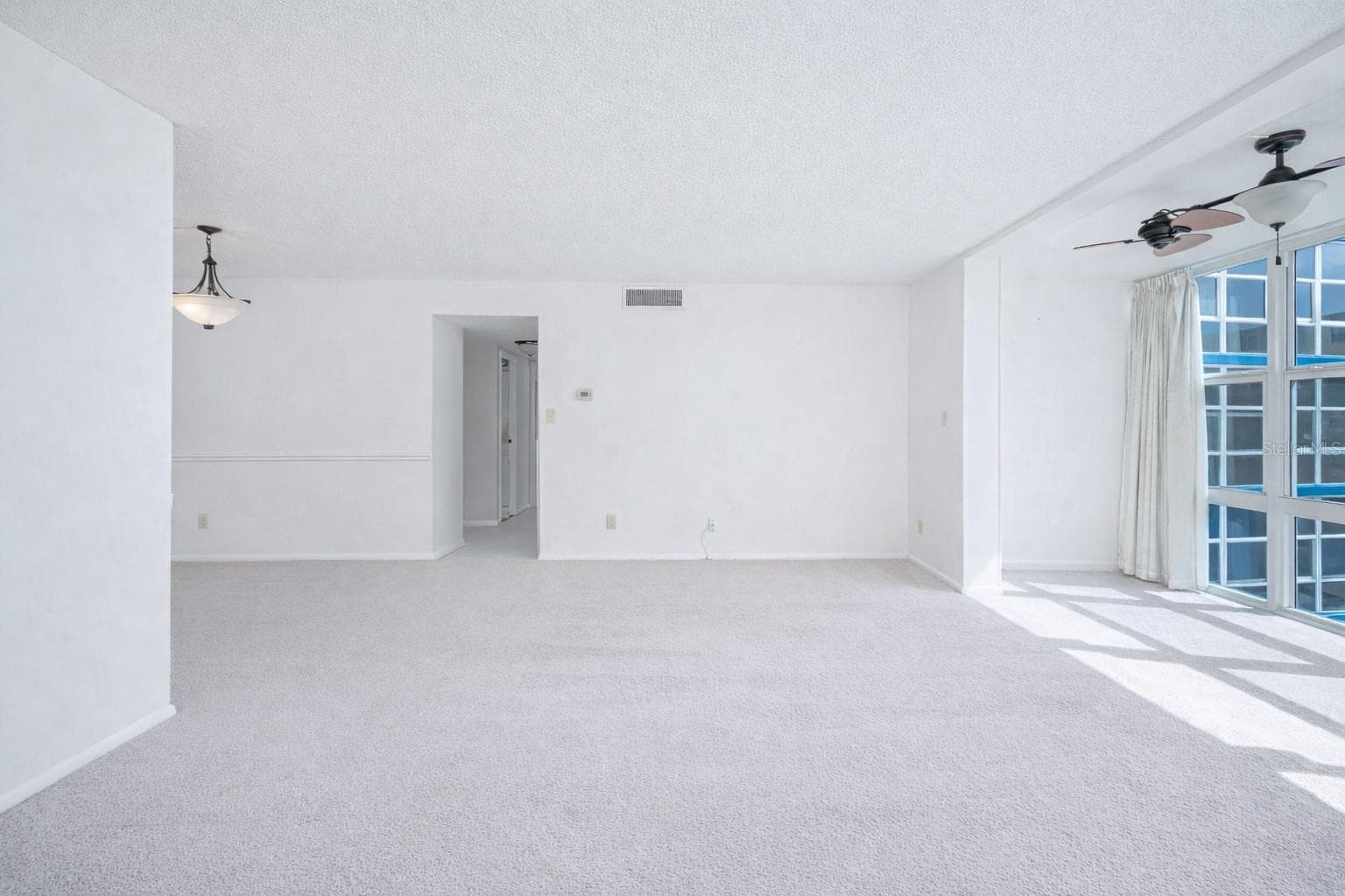 LIVING ROOM - 1224 S PENINSULA DR #415, DAYTONA BEACH
