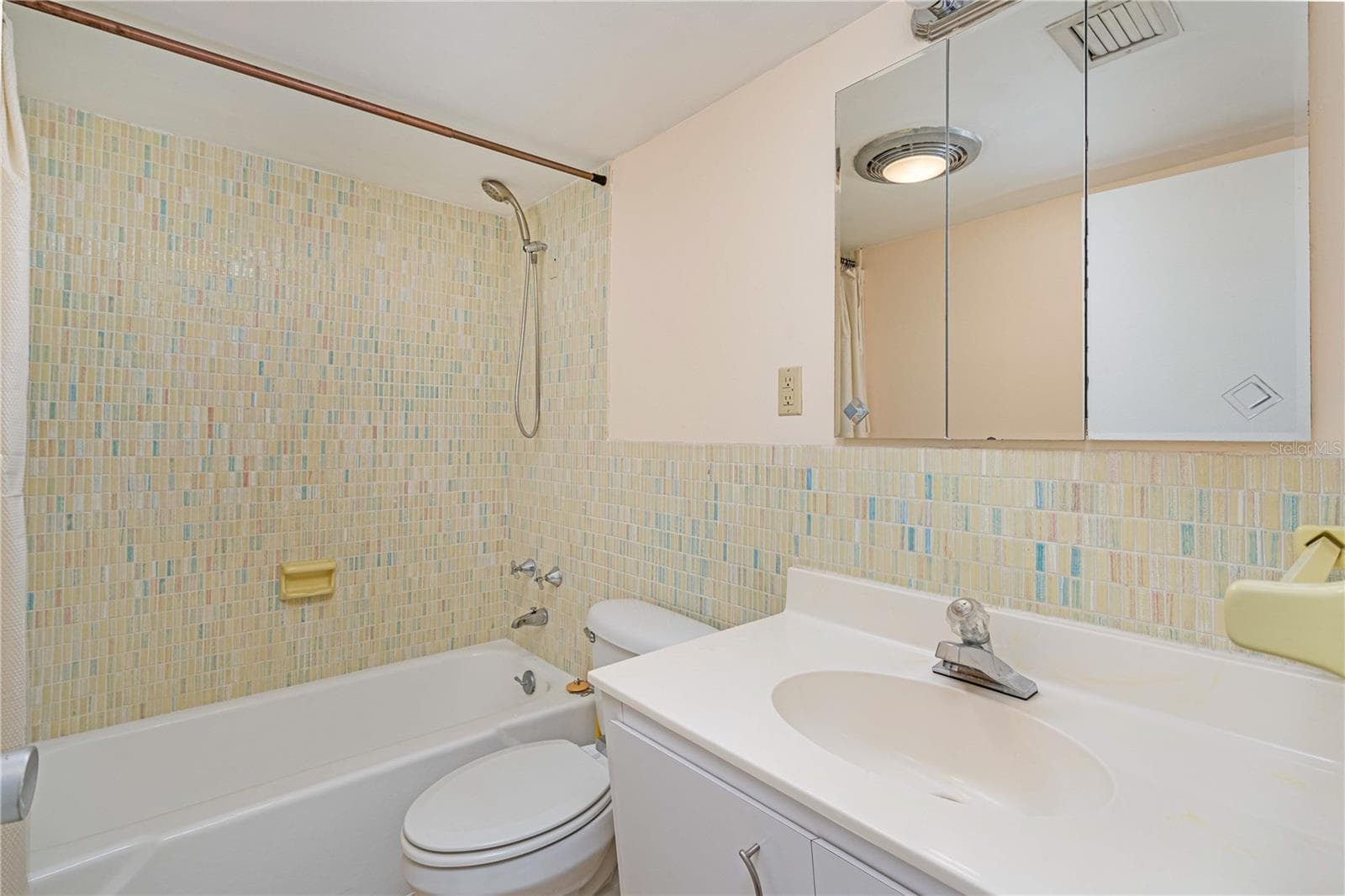 BATHROOM 1 - 1224 S PENINSULA DR #415, DAYTONA BEACH