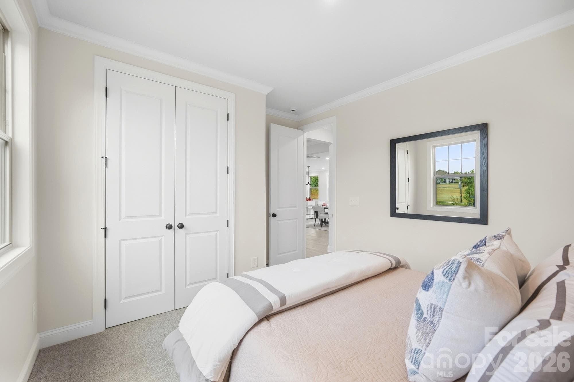 Downstairs Bedroom - Monroe