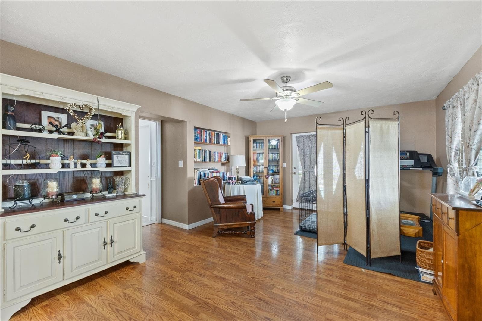 Single Family Residence at 314 S FILLMORE ST, BEVERLY HILLS, photo 11 of 57