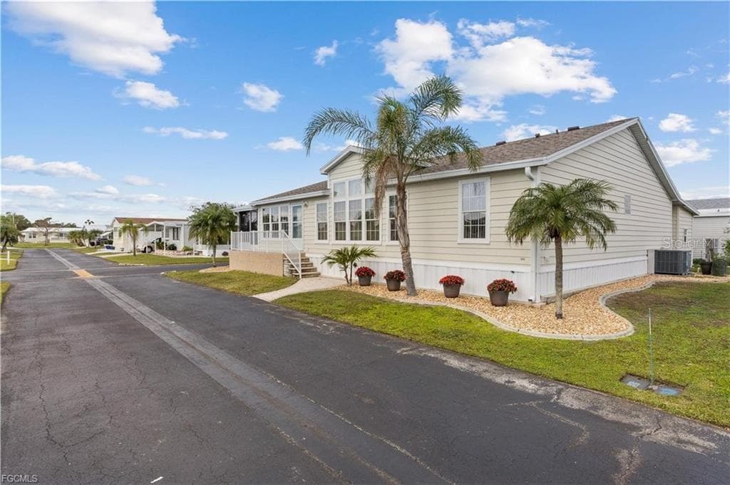 Manufactured Home at 1000 KINGS HWY #438, PORT CHARLOTTE, photo 33 of 45