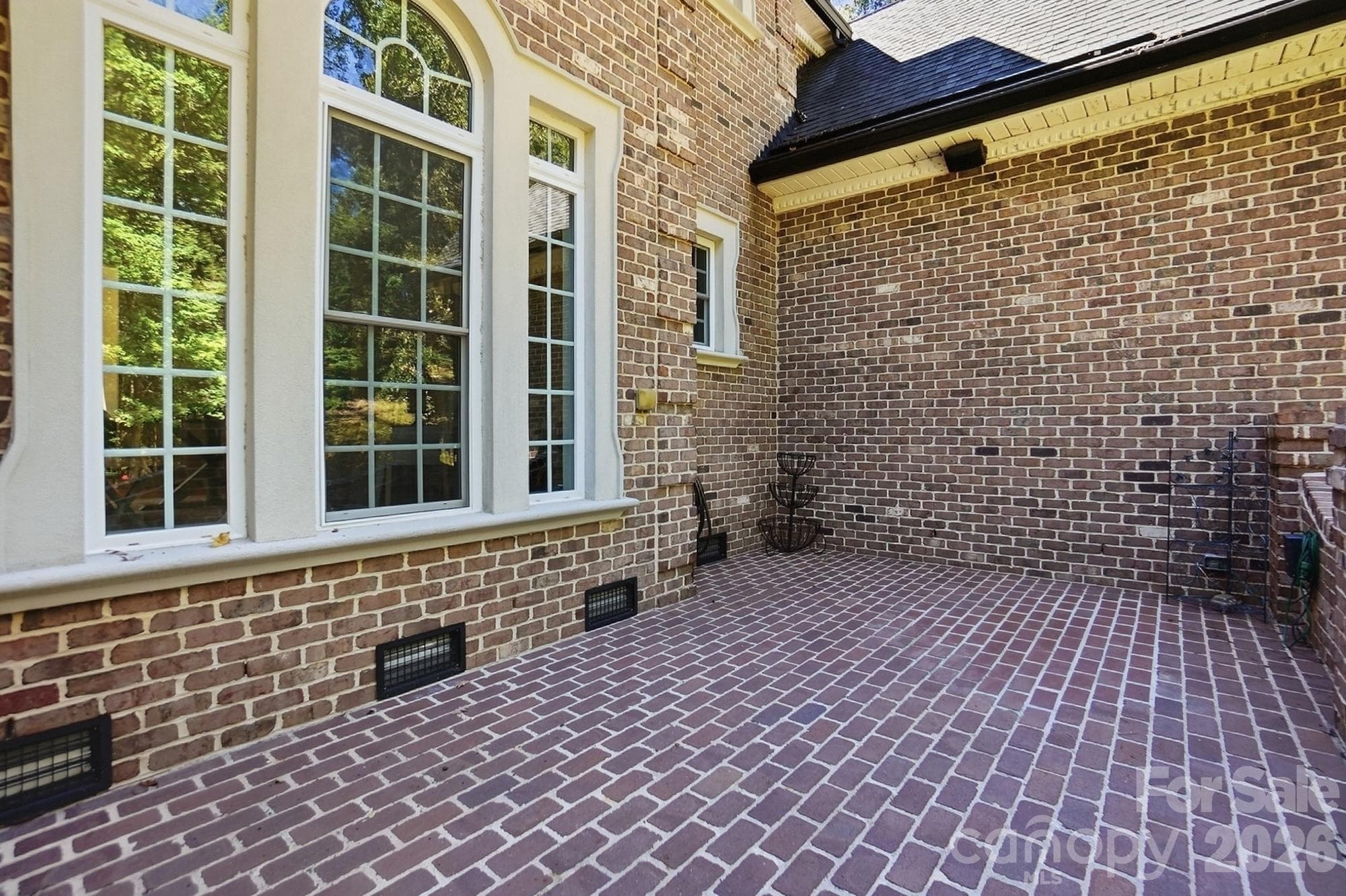 Front Courtyard - 2930 Sweetgrass Lane, Monroe
