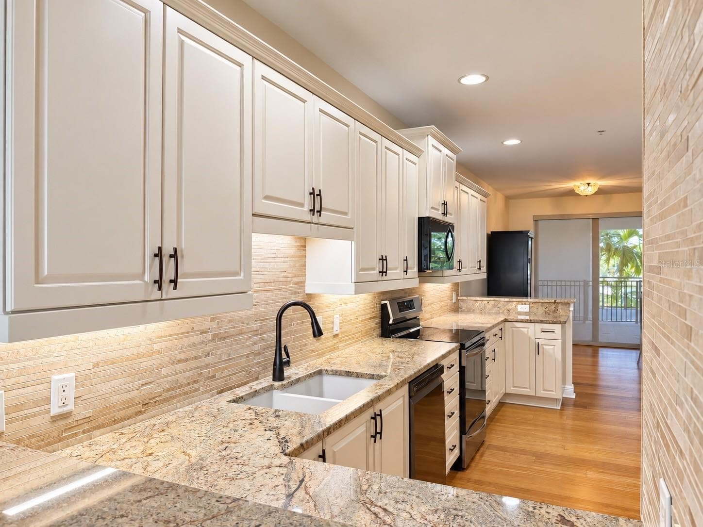 Condominium at 1003 BELLASOL WAY #9202, APOLLO BEACH, photo 15 of 53