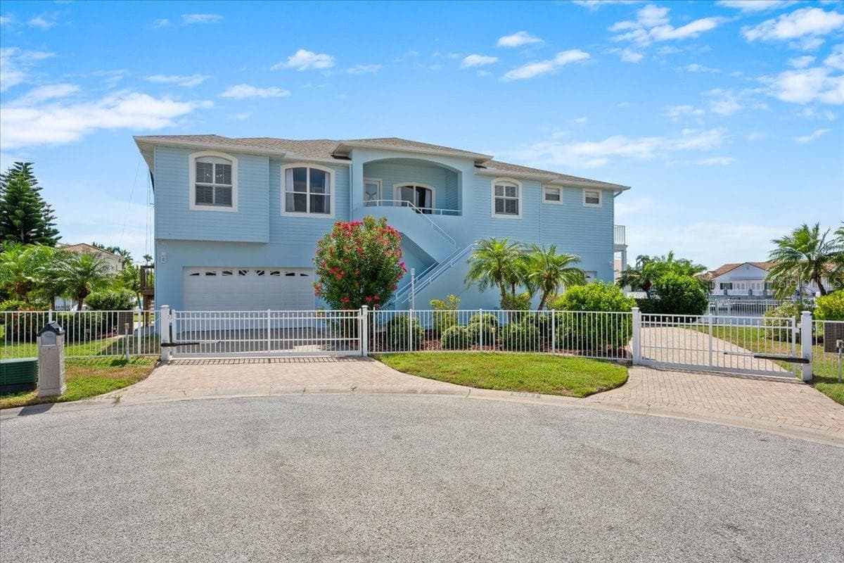 Single Family Residence at 5501 CLIPPER CT, NEW PORT RICHEY, photo 2 of 100