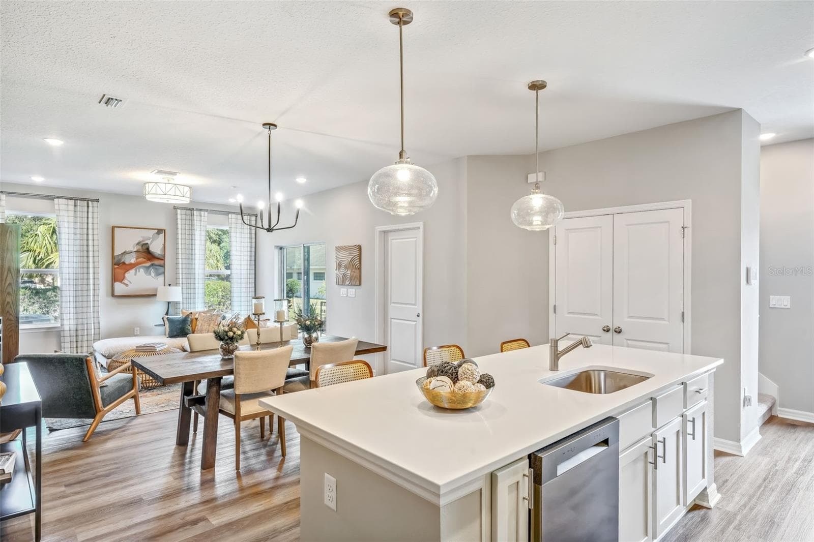 Townhouse at 2290 RED PINE CT, EUSTIS, photo 4 of 21