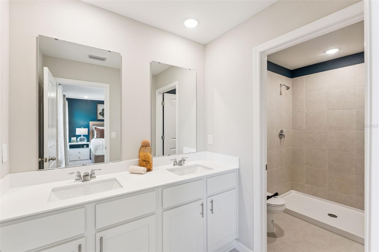 Townhouse at 2290 RED PINE CT, EUSTIS, photo 13 of 21