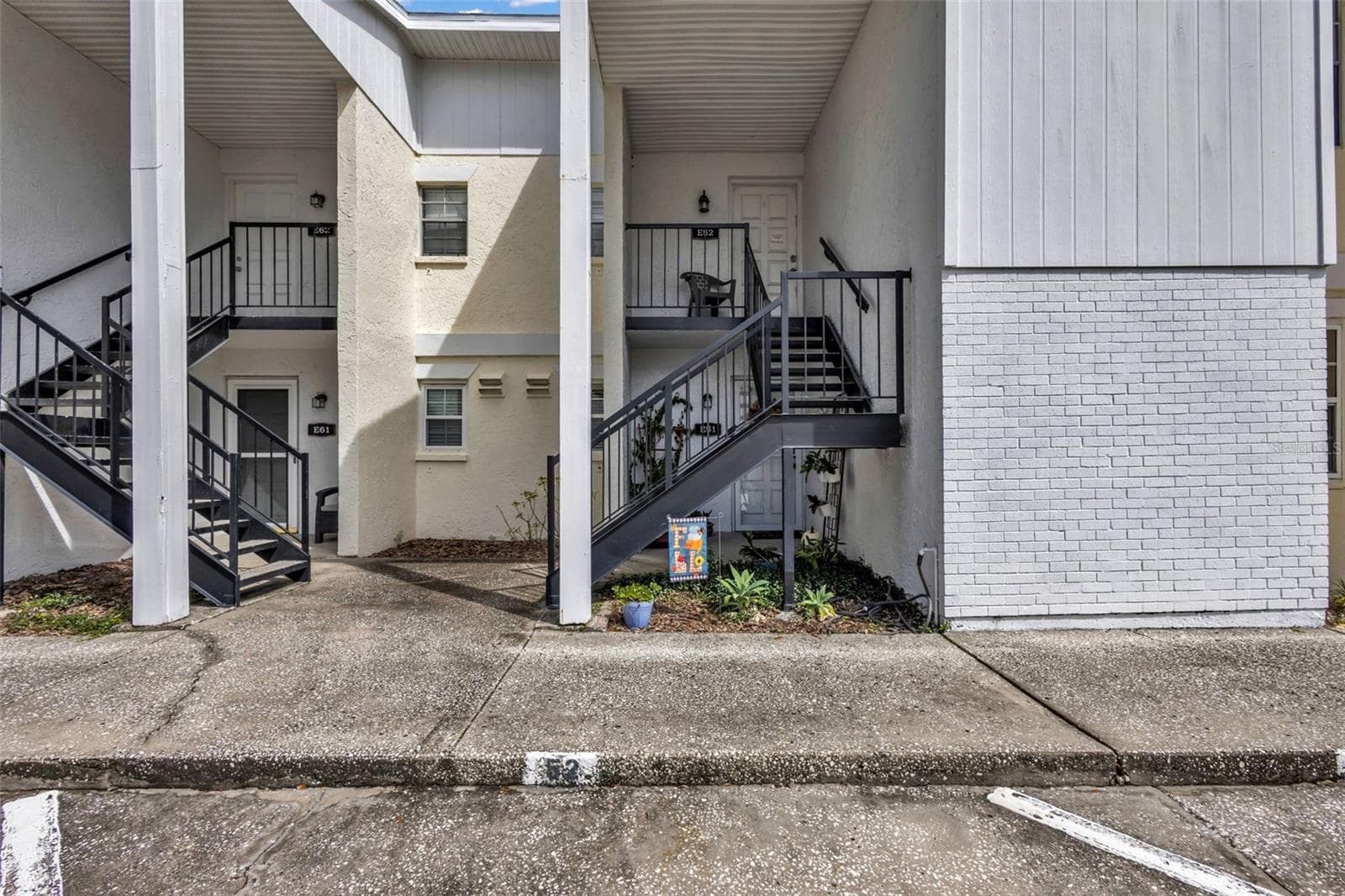 Front of Building - 3811 N OAK DR #E51, TAMPA