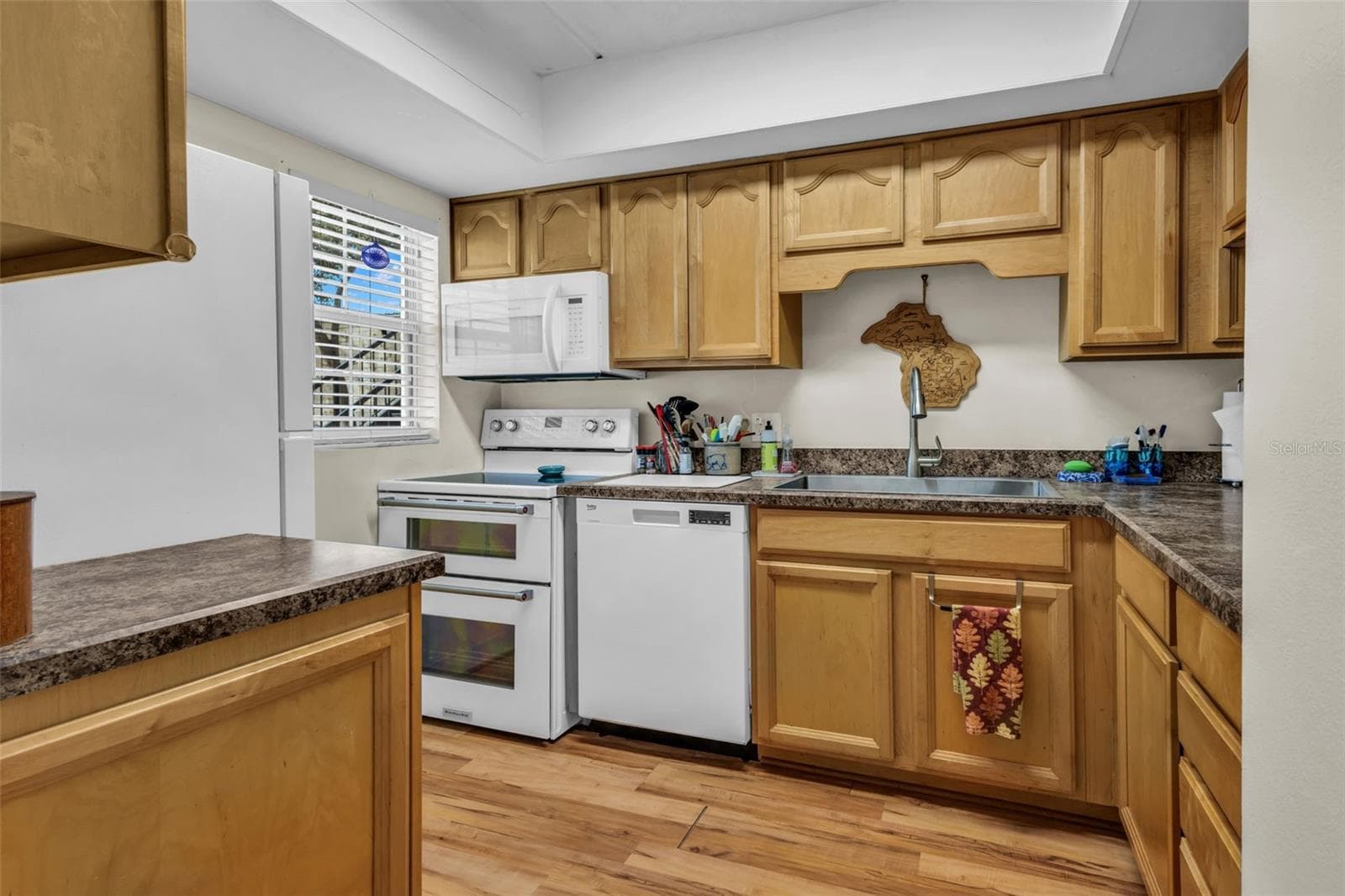 Kitchen 1 - 3811 N OAK DR #E51, TAMPA
