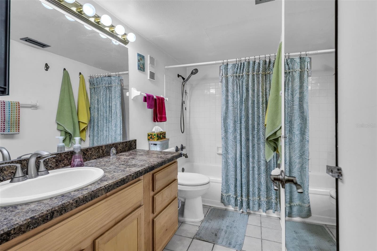 Primary Bathroom - 3811 N OAK DR #E51, TAMPA