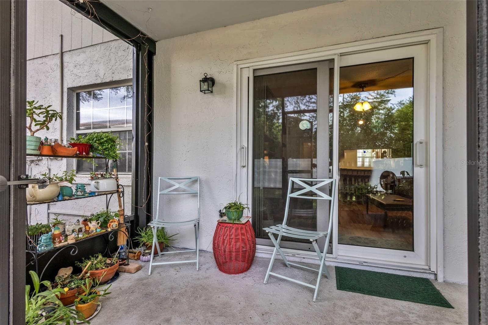 Screened in Back Porch 2 - 3811 N OAK DR #E51, TAMPA